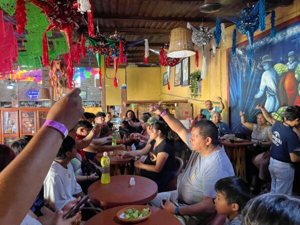 Mucha fiesta: Diviértete en la fábrica "La Aguirreña" - Image 24